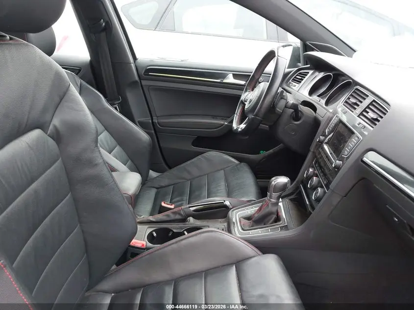 2015 VOLKSWAGEN GOLF GTI 2.0T SE 4-DOOR