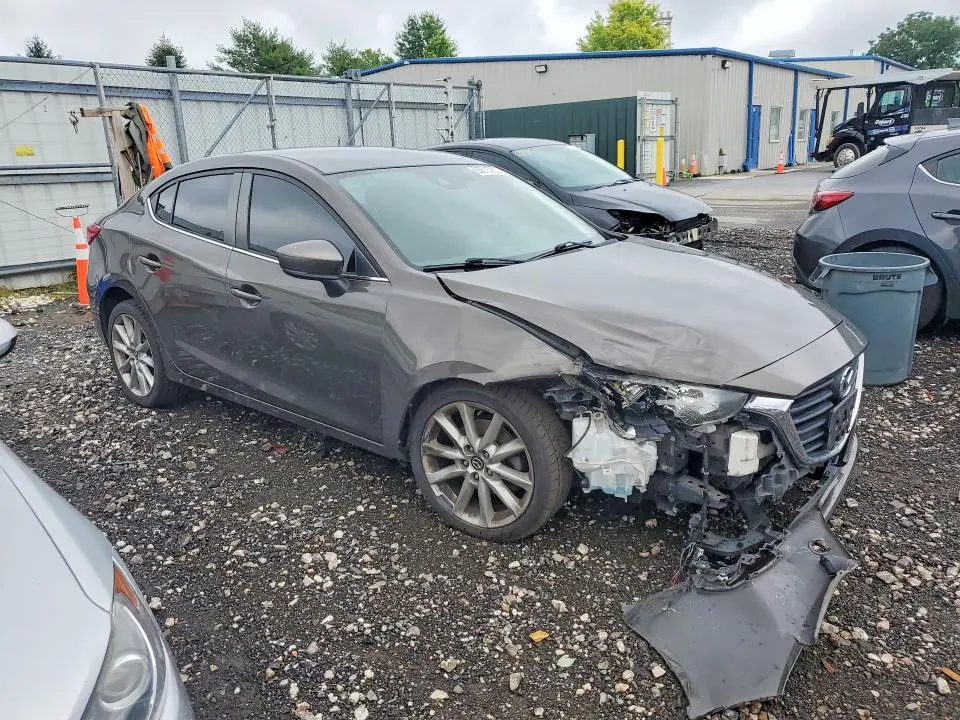 2017 MAZDA 3 TOURING  