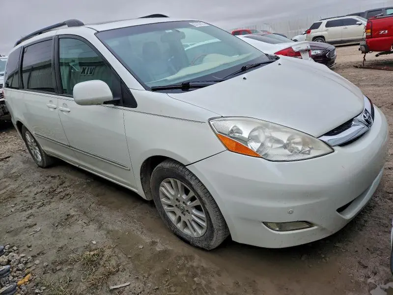 2010 TOYOTA SIENNA XLE  