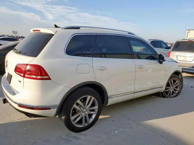 2016 VOLKSWAGEN TOUAREG SPORT  