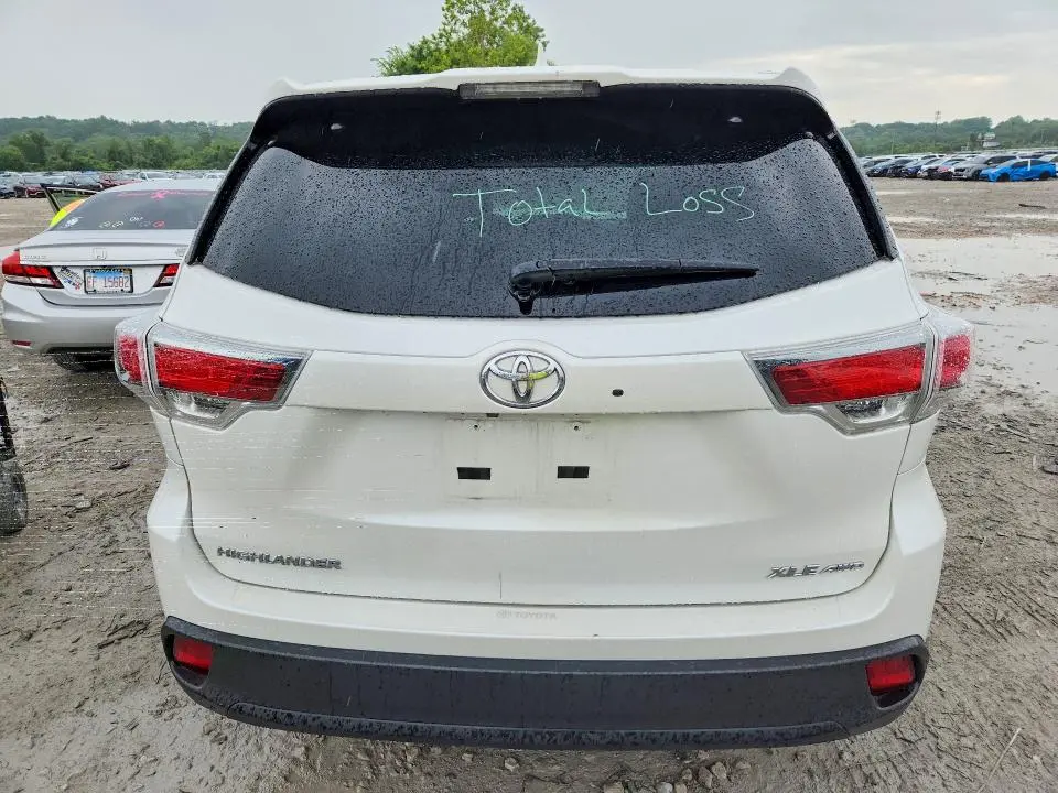 2016 TOYOTA HIGHLANDER XLE  