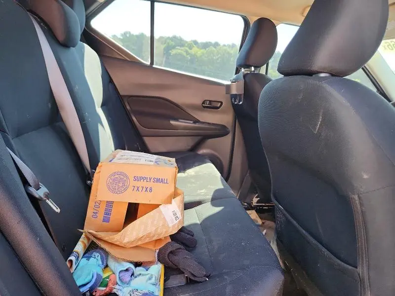 2023 NISSAN KICKS S  