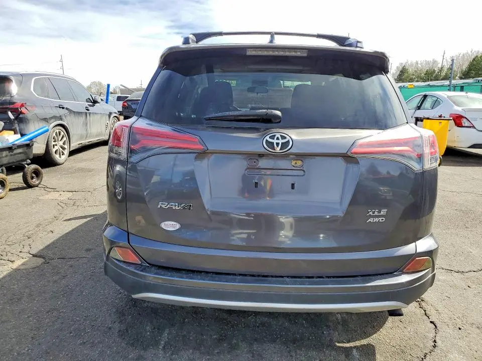 2016 TOYOTA RAV4 XLE  