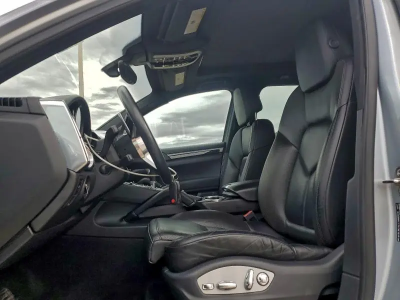 2018 PORSCHE CAYENNE   