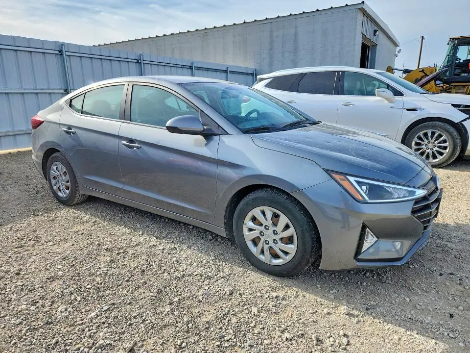 2019 HYUNDAI ELANTRA SE  