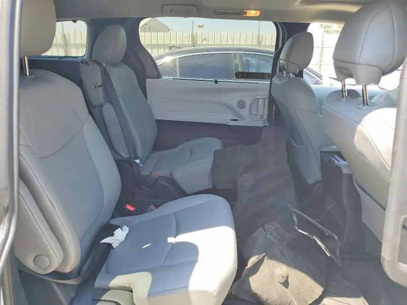 2026 TOYOTA SIENNA XLE 8-PASSENGER  