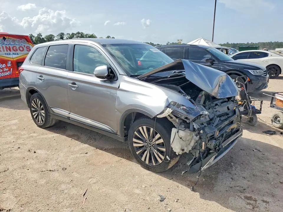 2019 MITSUBISHI OUTLANDER SE  