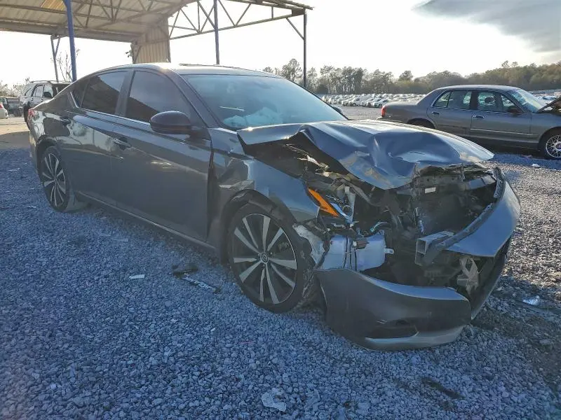 2021 NISSAN ALTIMA SR  