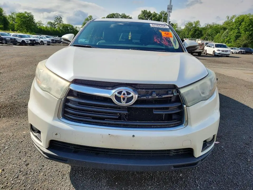 2015 TOYOTA HIGHLANDER LE PLUS  