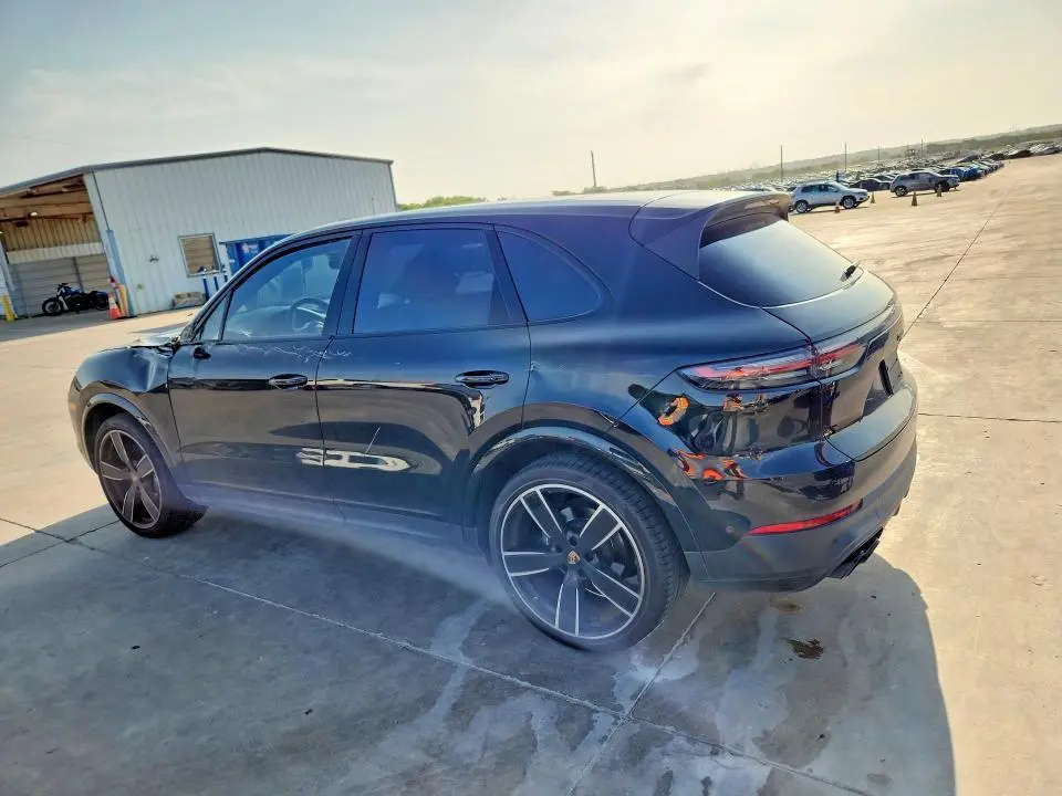 2022 PORSCHE CAYENNE   