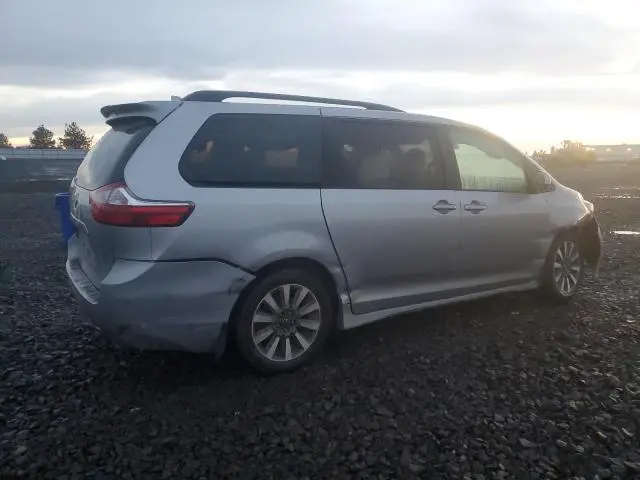 2018 TOYOTA SIENNA LE  