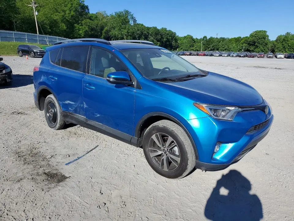 2017 TOYOTA RAV4 XLE  