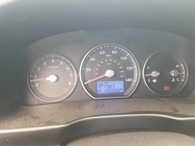 2011 HYUNDAI SANTA FE SE  