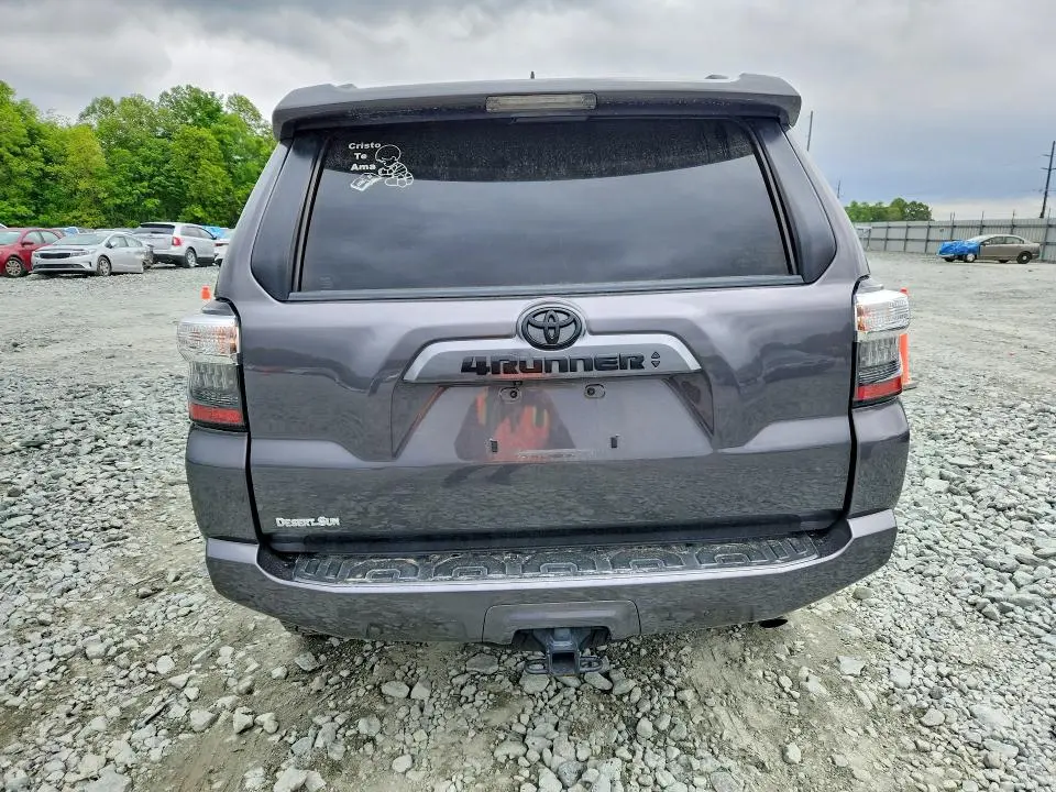 2022 TOYOTA 4RUNNER SR5  