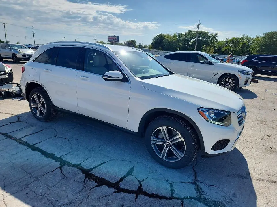 2019 MERCEDES-BENZ GLC 300  