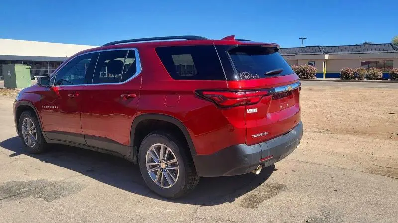 2023 CHEVROLET TRAVERSE LT  