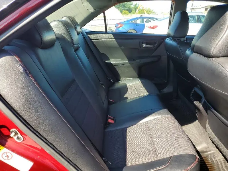 2016 TOYOTA CAMRY SE  