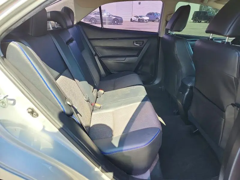 2017 TOYOTA COROLLA SE  