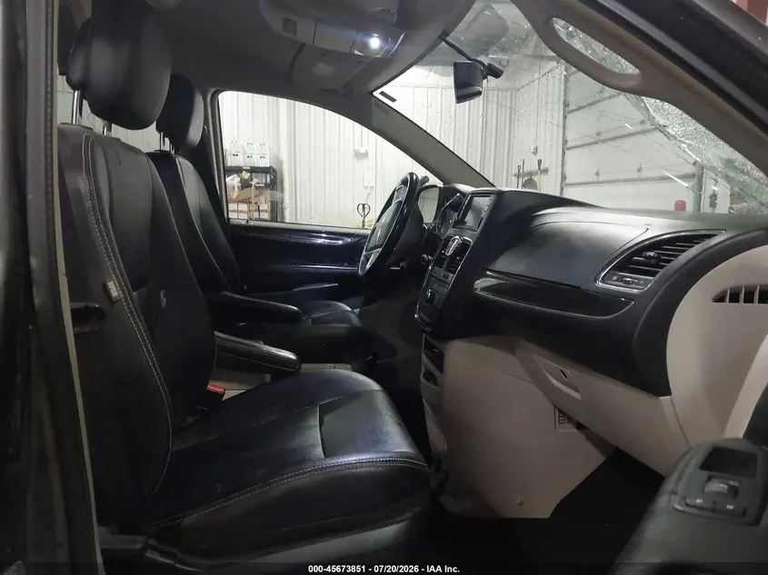 2016 CHRYSLER TOWN & COUNTRY TOURING