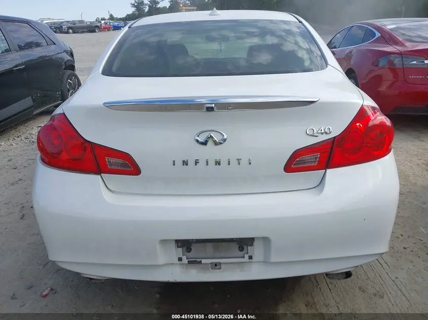 2015 INFINITI Q40  