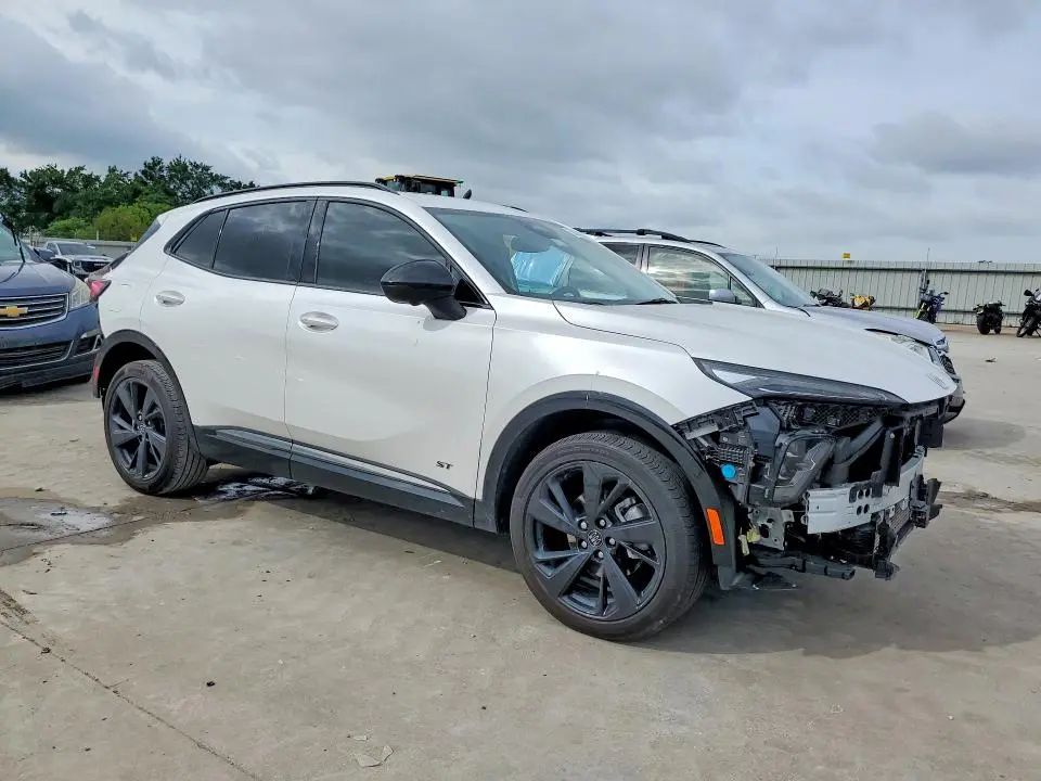 2024 BUICK ENVISION ESSENCE  