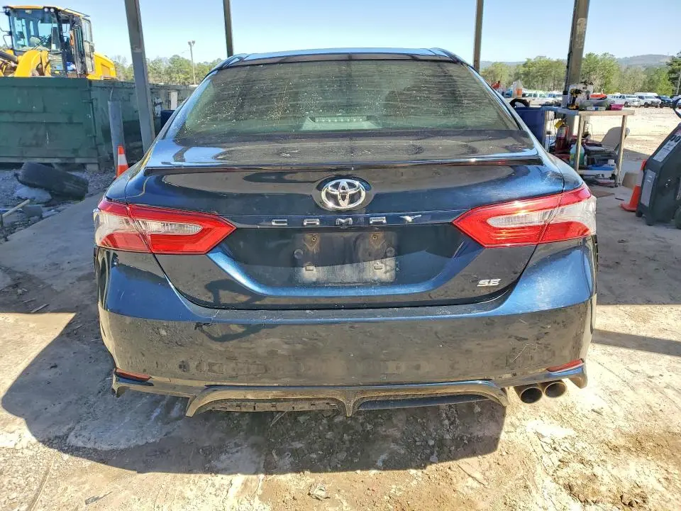 2018 TOYOTA CAMRY SE  