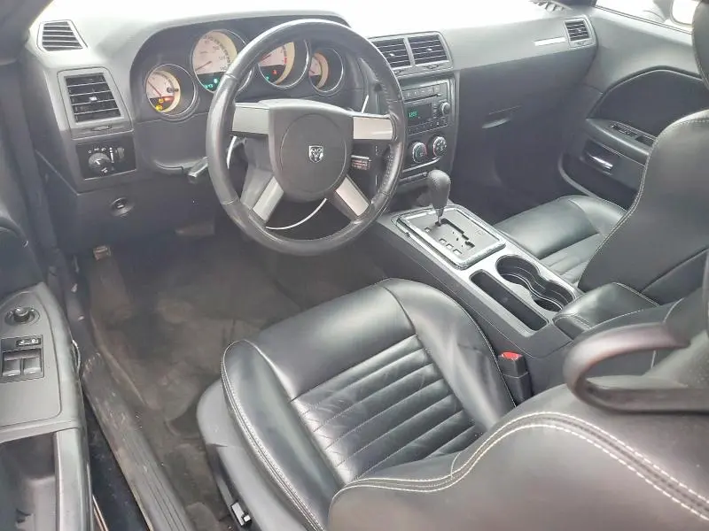 2010 DODGE CHALLENGER SE  