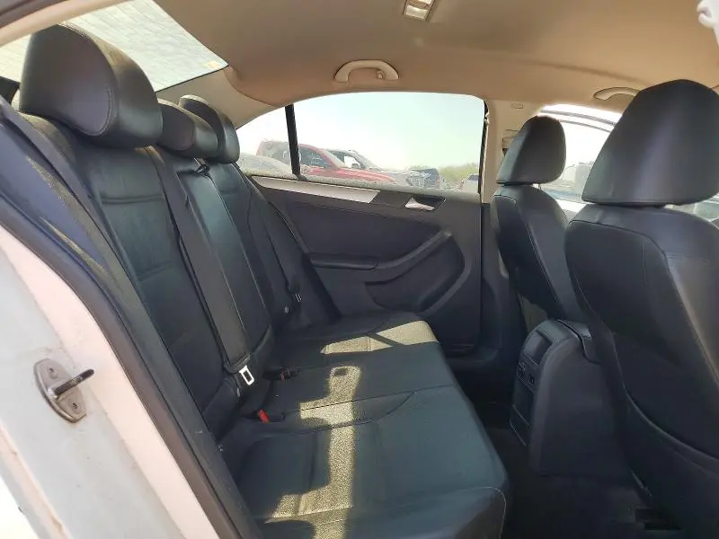 2013 VOLKSWAGEN JETTA SE  