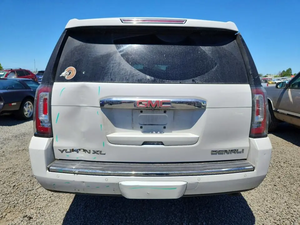 2016 GMC YUKON XL DENALI  