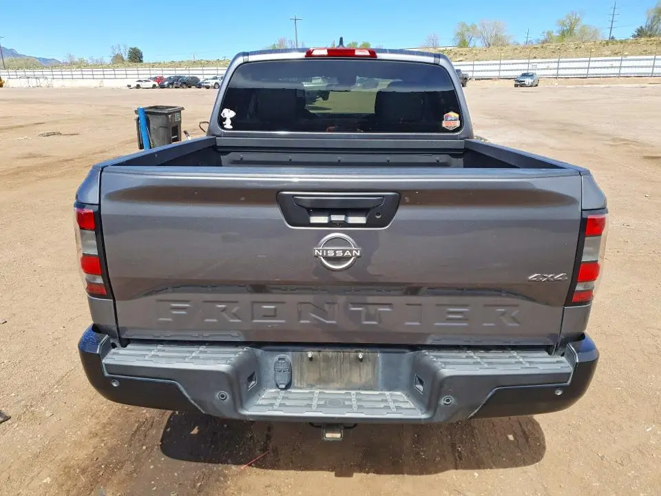 2022 NISSAN FRONTIER S  