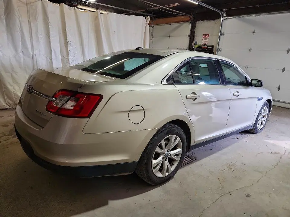 2011 FORD TAURUS SEL  