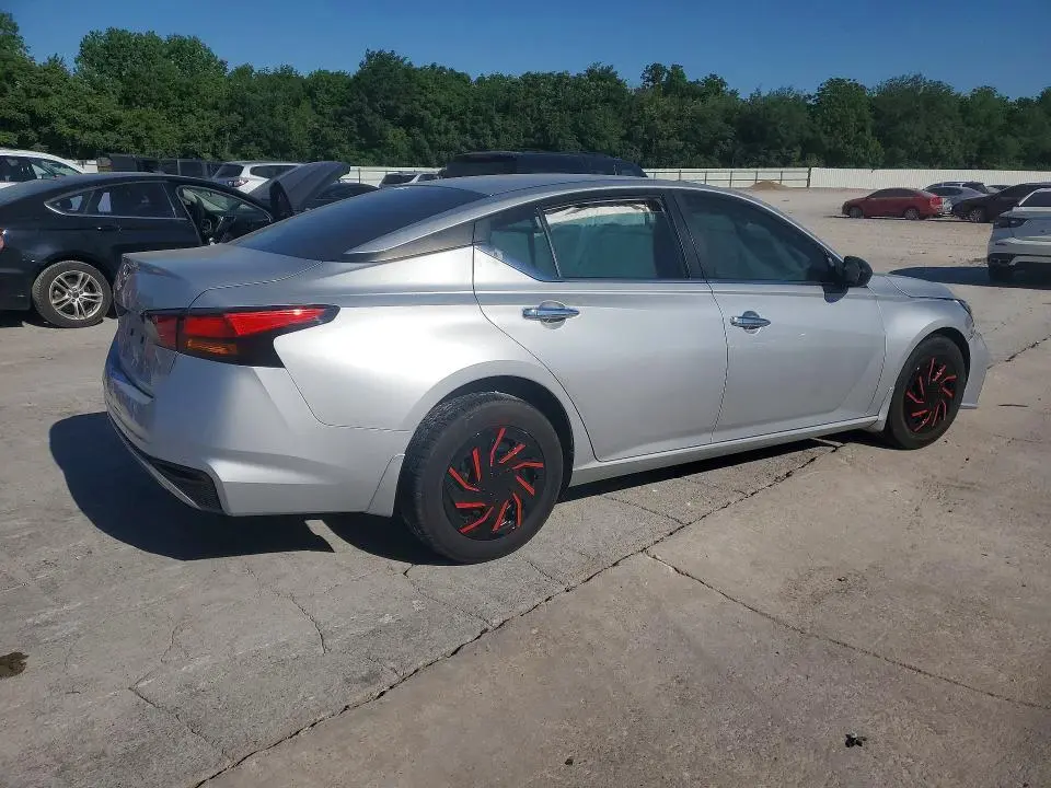 2024 NISSAN ALTIMA S  