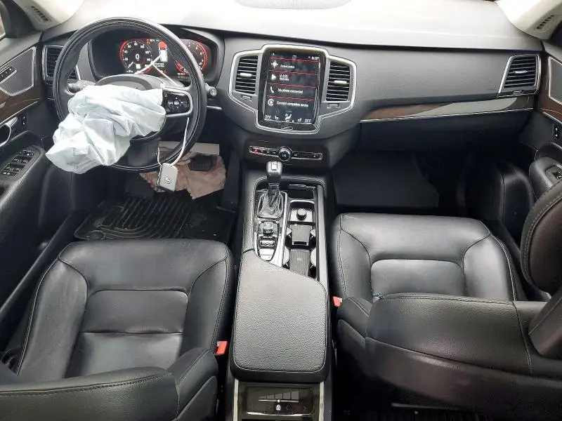 2018 VOLVO XC90 T5  