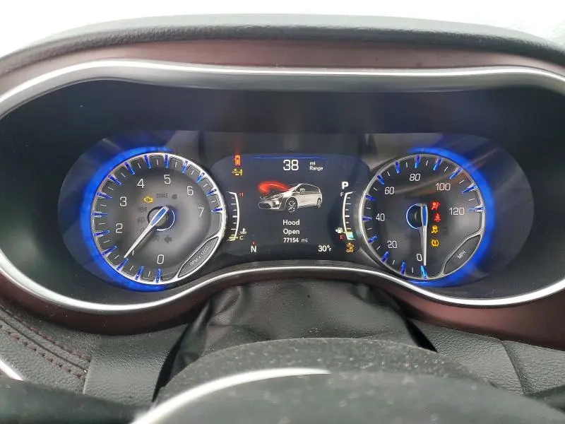 2017 CHRYSLER PACIFICA LIMITED  