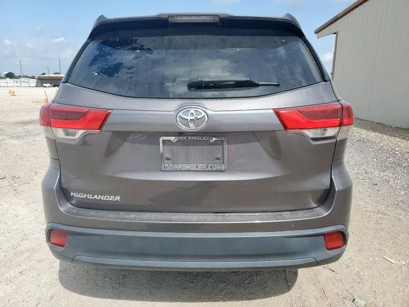 2019 TOYOTA HIGHLANDER LE  