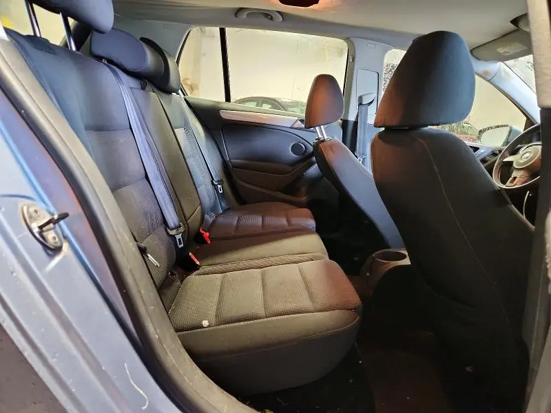 2011 VOLKSWAGEN GOLF   