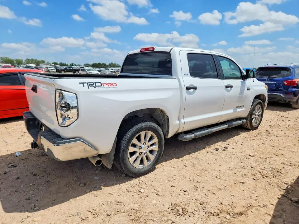 2016 TOYOTA TUNDRA CREWMAX SR5  