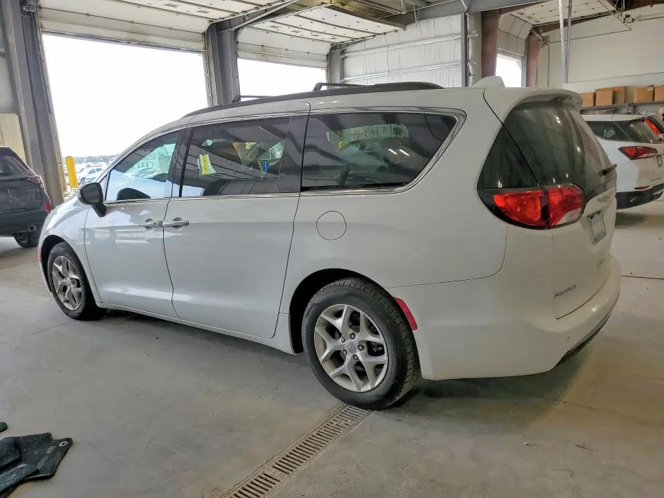2017 CHRYSLER PACIFICA TOURING L  