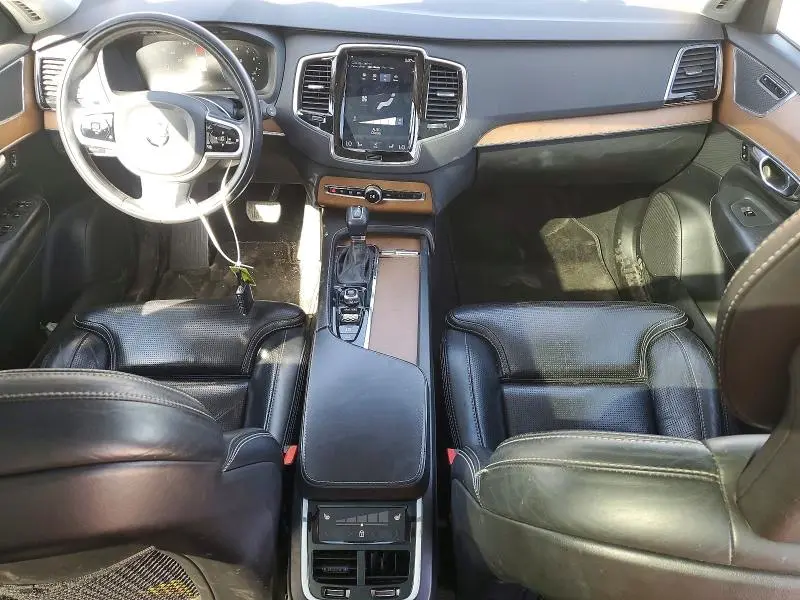 2018 VOLVO XC90 T6  