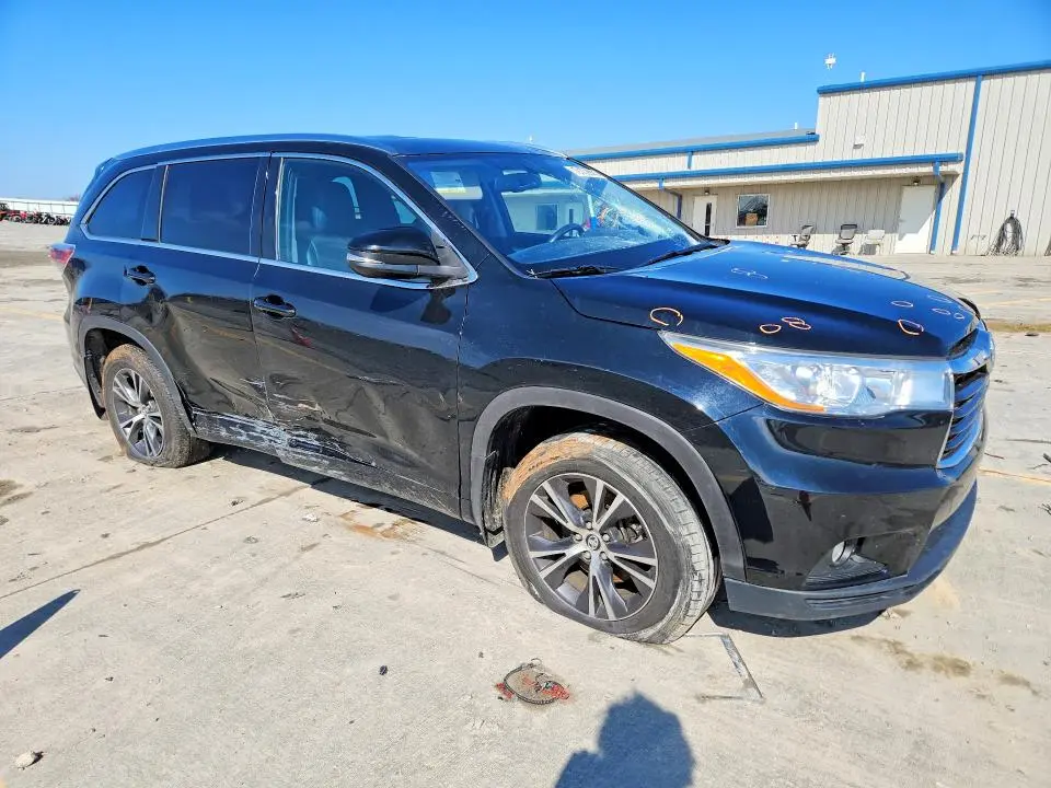 2016 TOYOTA HIGHLANDER XLE  