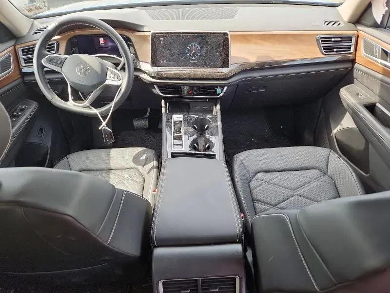 2025 VOLKSWAGEN ATLAS SE  
