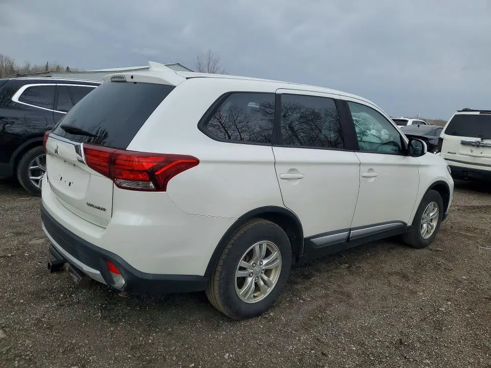2018 MITSUBISHI OUTLANDER ES  