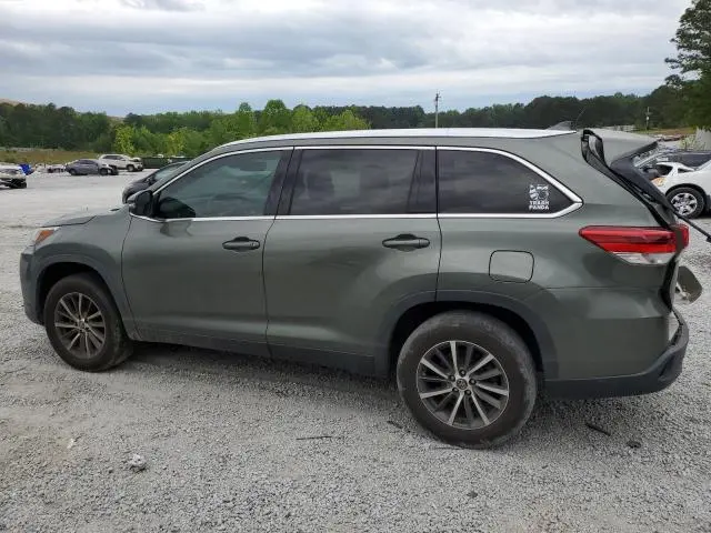 2019 TOYOTA HIGHLANDER SE  