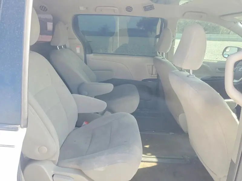 2019 TOYOTA SIENNA   