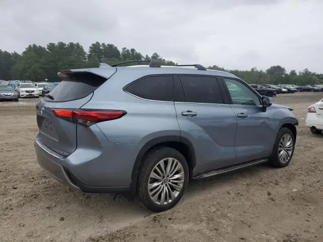 2022 TOYOTA HIGHLANDER PLATINUM  