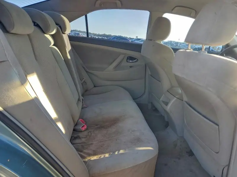 2010 TOYOTA CAMRY SE  