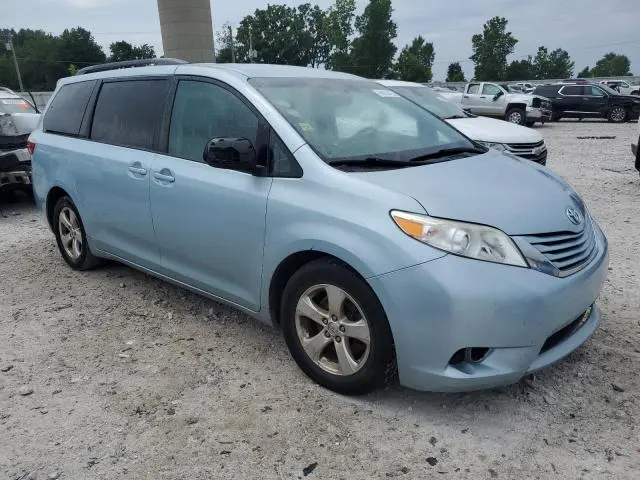 2016 TOYOTA SIENNA LE  
