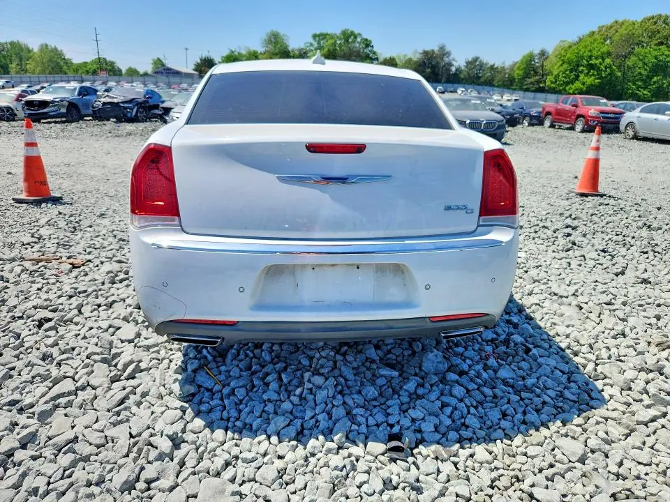 2017 CHRYSLER 300C   
