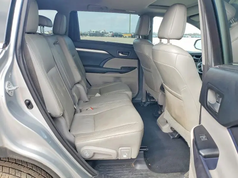 2017 TOYOTA HIGHLANDER XLE  
