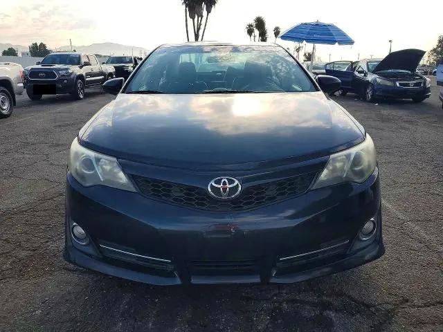 2014 TOYOTA CAMRY SE  
